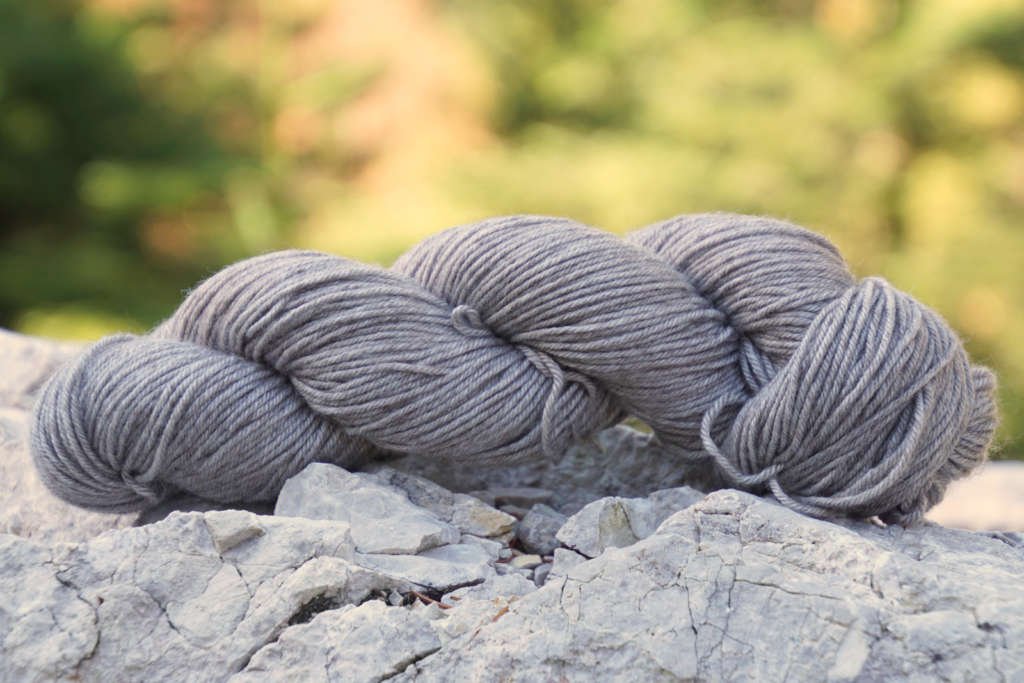 Bei dem Berlin Knits 2017 Wollfest haben wir unsere Wolle präsentiert, und auch neue Garne vorgestellt: Bluefaced DK und Mongolian DK. Beide Garne sind wunderbar für die Wintersaison, und einfach ein Traum.