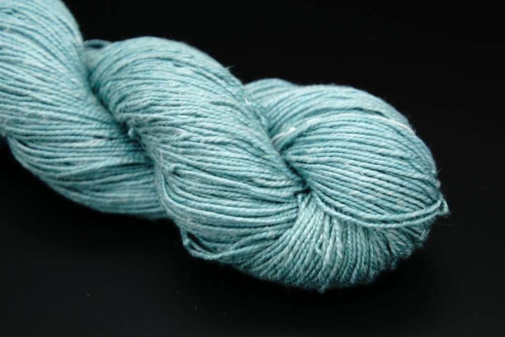 Es gibt eine neue Garnqualität: Cool Summer, bestehend aus 65% Leinen und 35% Seide in vielen Farben. Dazu haben wir eine Projektseite online gestellt mit Projekten, die mit unseren Garnen gestrickt wurden.